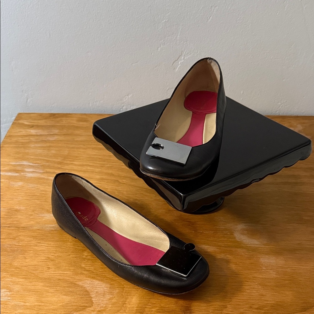 Authentic Kate Spade  Black Flats with Puzzle Piece Silver Accent